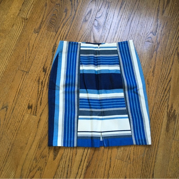 J McLaughlin Martinique Pencil skirt. Size 4. Made in the USA - Picture 3 of 4